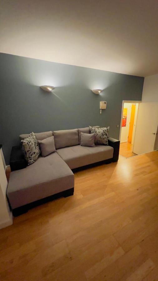 Charming 1-bedroom In Woolwich * Londen